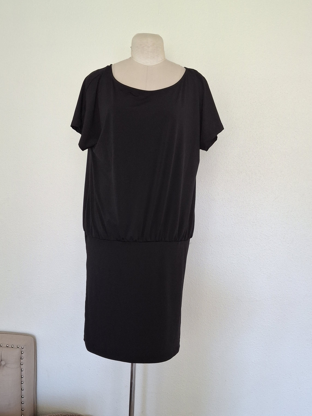 Halston Heritage Black Blouson Midi Dress